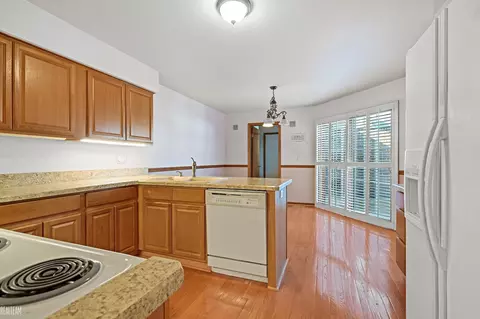 Kitchen - 15313 Huntcliff, Macomb, MI 48044 photo 1 of 3