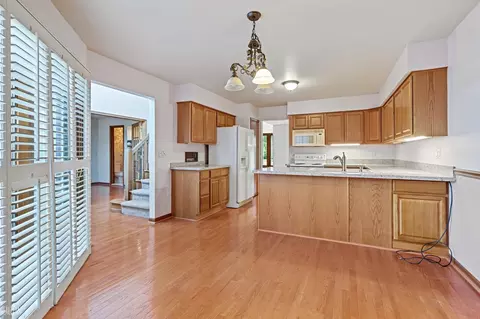 Kitchen - 15313 Huntcliff, Macomb, MI 48044 photo 3 of 3