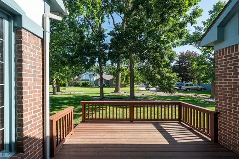 Exterior - 15313 Huntcliff, Macomb, MI 48044 photo 2 of 5