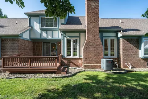 Exterior - 15313 Huntcliff, Macomb, MI 48044 photo 3 of 5