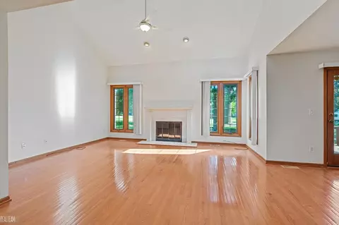 Living - 15313 Huntcliff, Macomb, MI 48044 photo 1 of 2