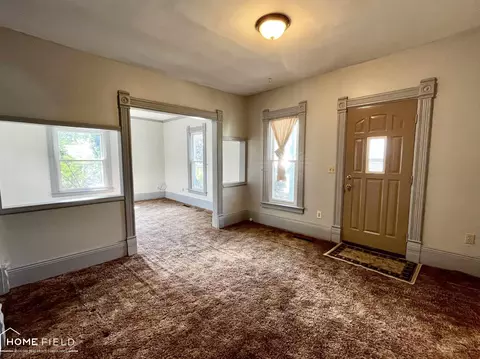 Living - 1412 Summit, Owosso, MI 48867 photo 2 of 4