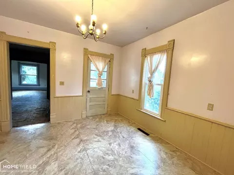 Dining - 1412 Summit, Owosso, MI 48867 photo 1 of 2
