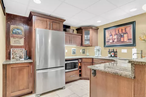 Kitchen - 1031 Troon, Saint Clair, MI 48079 photo 11 of 12