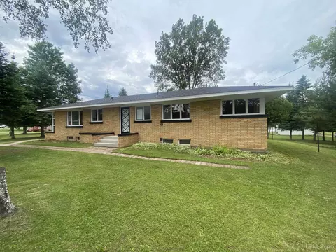 10289 N N Lk, Ironwood, MI 49938