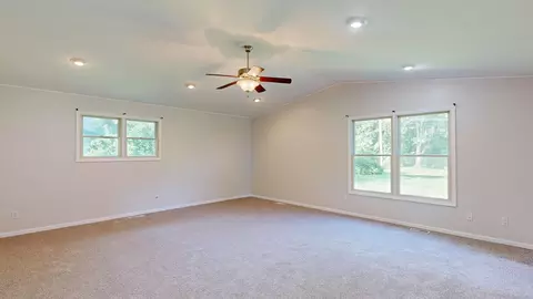 Living - 7106 Partridge, Flushing, MI 48433 photo 6 of 7