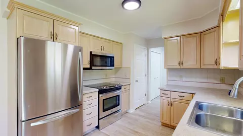 Kitchen - 7106 Partridge, Flushing, MI 48433 photo 4 of 6