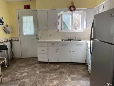 517 Smith, Monroe, MI 48161 photo 3