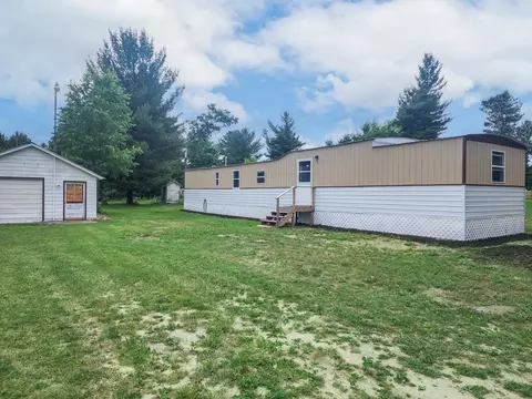 630 N Bass Lk, Harrison, MI 48625