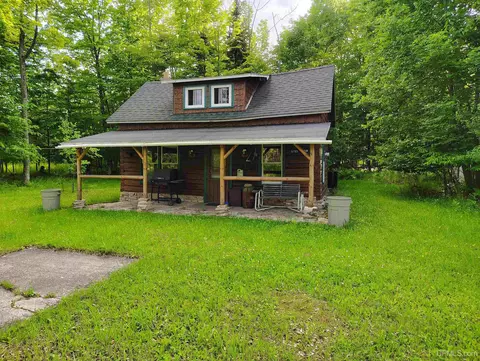 5793 Co 511 Y5, Rapid River, MI 49878