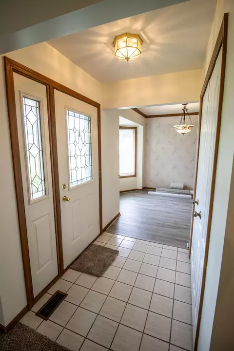 5546 Hickory, Flushing, MI 48433 photo 2
