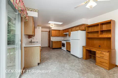 Kitchen - 15306 Doyle, Hemlock, MI 48626 photo 2 of 3