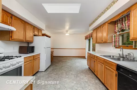 Kitchen - 15306 Doyle, Hemlock, MI 48626 photo 3 of 3
