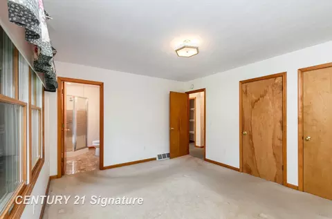 Bedroom - 15306 Doyle, Hemlock, MI 48626 photo 2 of 6
