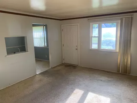 Living - 2521 Wisner, Flint, MI 48504 photo 2 of 4