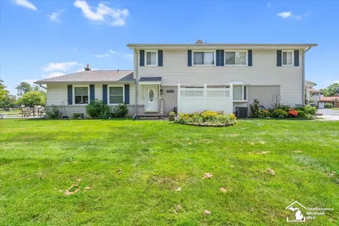 30334 Windsor, Gibraltar, MI 48173