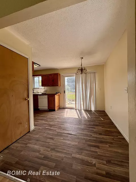 452 Birch, Vassar, MI 48768 photo 3