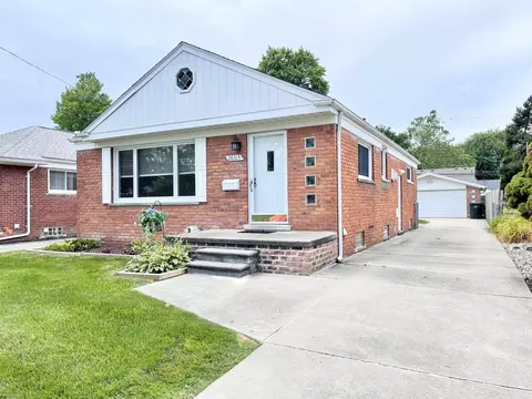 26315 Ursuline, Saint Clair Shores, MI 48081
