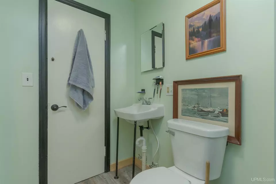 Bath - 60 Allen, Iron River, MI 49935 photo 5 of 5