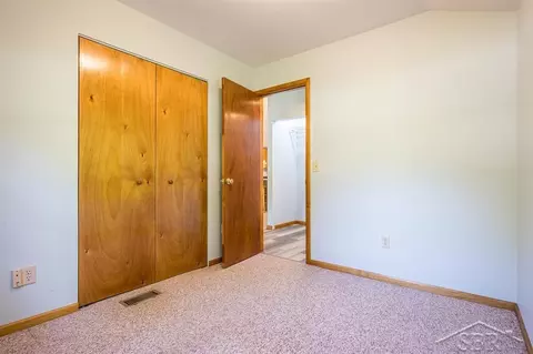 Bedroom - 6626 Shadowbrook, Lake, MI 48632 photo 2 of 4