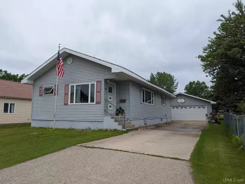 201 Elm, Manistique, MI 49854