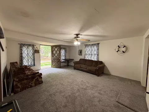 Living - 456 Myrtle, Gladwin, MI 48624 photo 4 of 4