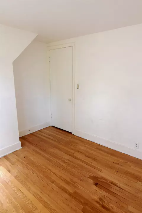 Bedroom - 2539 Norbert, Flint, MI 48504 photo 6 of 6
