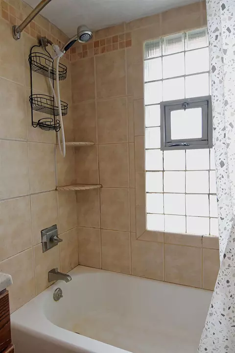 Bath - 2539 Norbert, Flint, MI 48504 photo 2 of 2