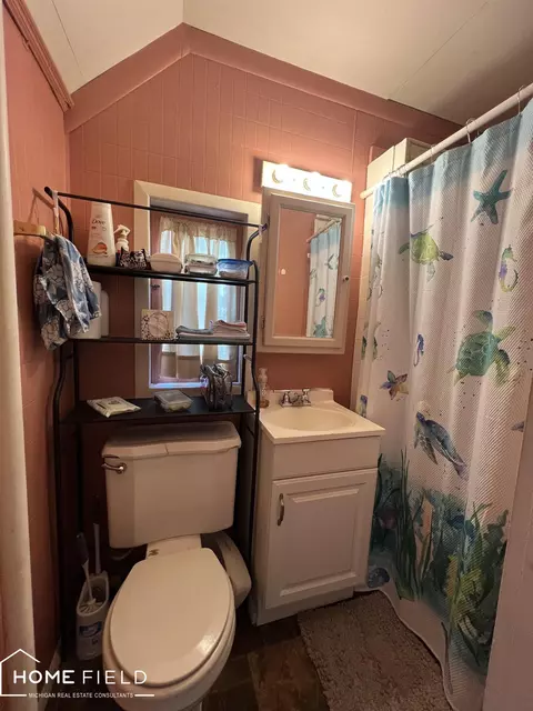 Bath - 426 E Mason, Owosso, MI 48867 photo 1 of 1