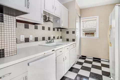 Kitchen - 5369 Weddell, Dearborn Heights, MI 48125 photo 1 of 1