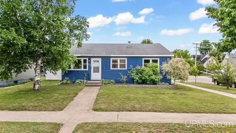 319 Minnesota, Gladstone, MI 49837