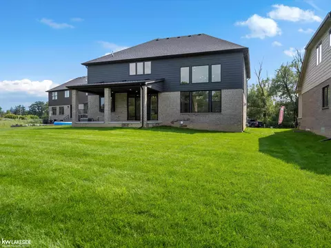 45046 Twin Riv, Macomb, MI 48044 photo 5