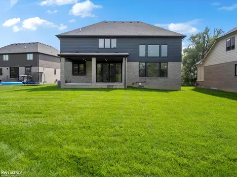 45046 Twin Riv, Macomb, MI 48044 photo 4
