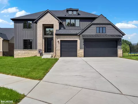 45046 Twin Riv, Macomb, MI 48044