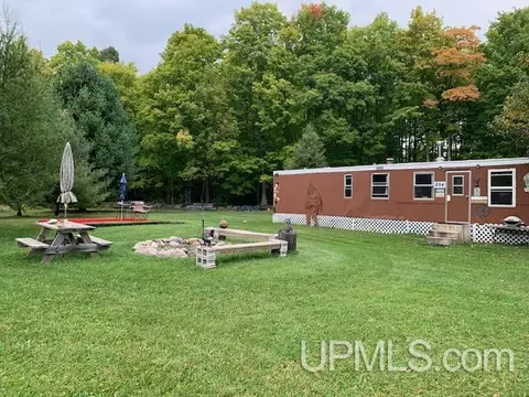 894 Us 141, Crystal Falls, MI 49920