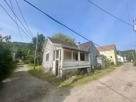 109 12 Chestnut, Munising, MI 49862