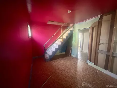 Entry Way - 109 12 Chestnut, Munising, MI 49862 photo 2 of 2