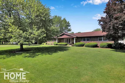 2367 Meadowdown, Owosso, MI 48867