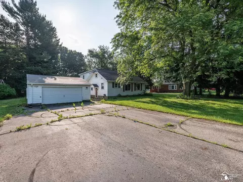 3375 Clinton, Jackson, MI 49201