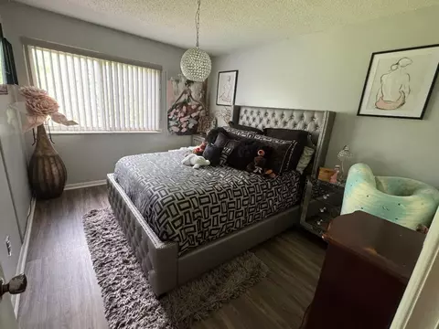 Bedroom - 2008 Beekman, Flint, MI 48532 photo 1 of 3