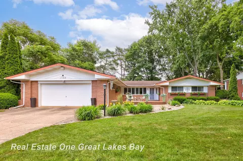 1360 Delta, Saginaw, MI 48638