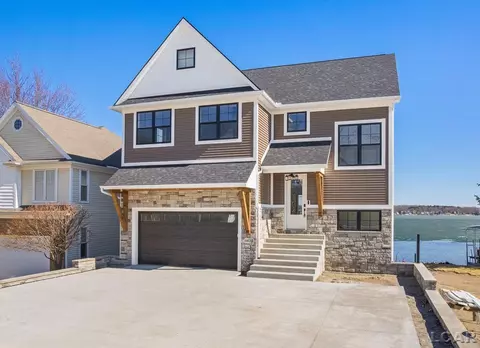 6820 Devils Lk, Manitou Beach, MI 49253