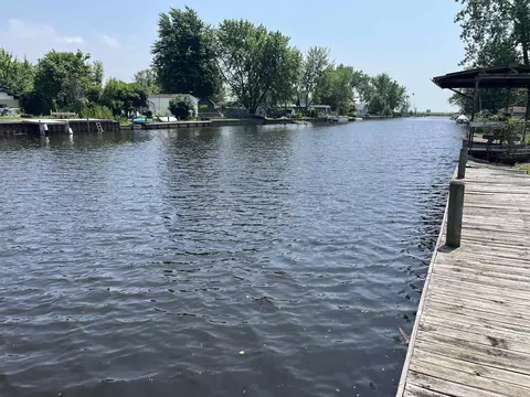 7487 Dyke Rd, Clay, MI 48001