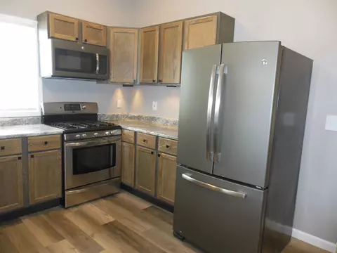 Kitchen - 125 W Oak, Harrison, MI 48625 photo 3 of 4
