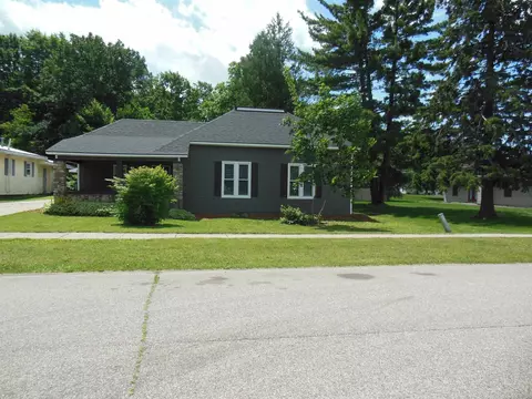 Exterior - 125 W Oak, Harrison, MI 48625 photo 4 of 8