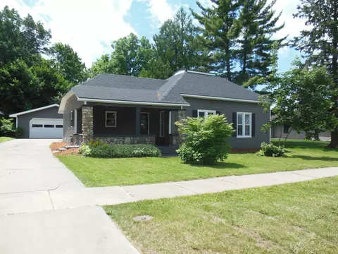 Exterior - 125 W Oak, Harrison, MI 48625 photo 3 of 8