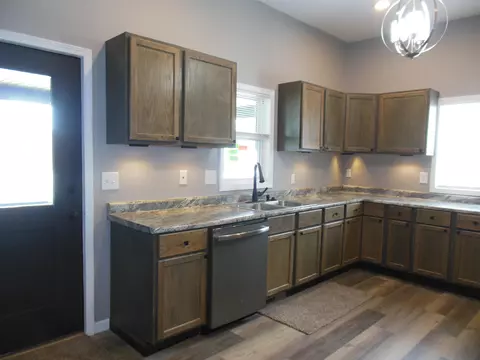 Kitchen - 125 W Oak, Harrison, MI 48625 photo 2 of 4