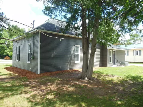 Exterior - 125 W Oak, Harrison, MI 48625 photo 7 of 8