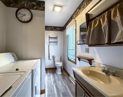 622 Stephenson, Escanaba, MI 49829 photo 13