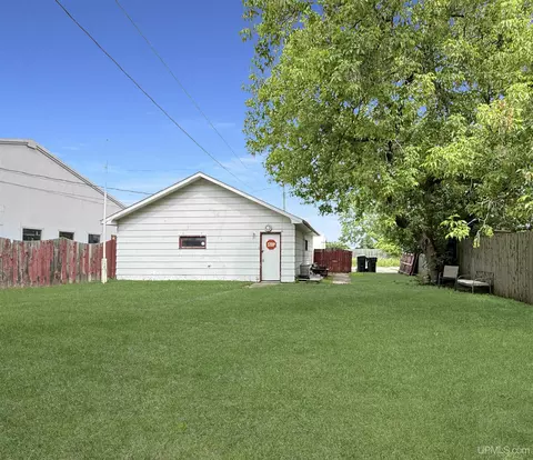 622 Stephenson, Escanaba, MI 49829 photo 29